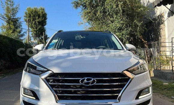 Acheter Occasion Voiture Hyundai Tucson Blanc à Addis Ababa, Ethiopie Acheter Occasion Voiture Hyundai Tucson Blanc à Addis Ababa, Ethiopie
