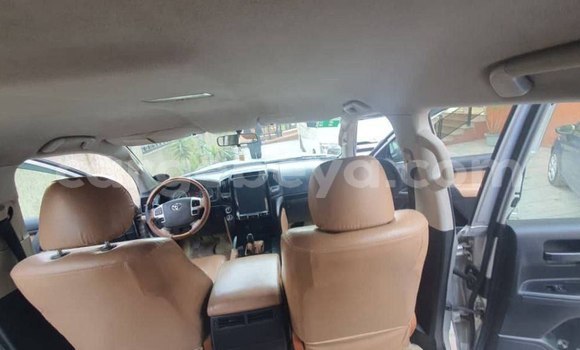 Acheter Occasion Voiture Toyota Land Cruiser Gris à Addis Ababa, Ethiopie Acheter Occasion Voiture Toyota Land Cruiser Gris à Addis Ababa, Ethiopie