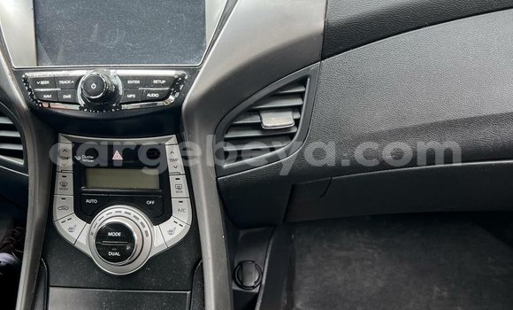 Acheter Occasion Voiture Hyundai Avante Beige à Addis Ababa, Ethiopie Acheter Occasion Voiture Hyundai Avante Beige à Addis Ababa, Ethiopie