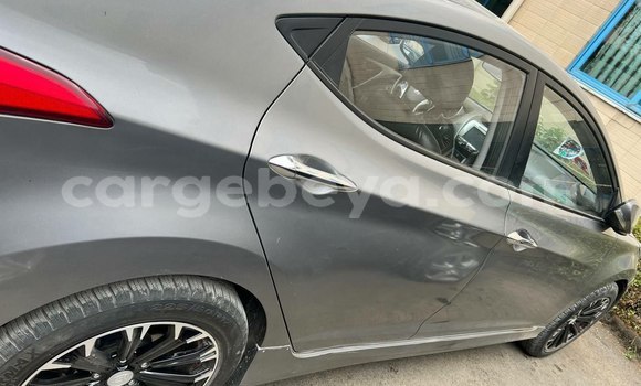 Acheter Occasion Voiture Hyundai Avante Beige à Addis Ababa, Ethiopie Acheter Occasion Voiture Hyundai Avante Beige à Addis Ababa, Ethiopie