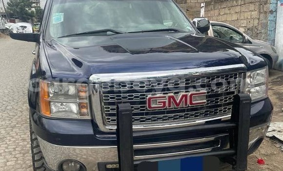 Acheter Occasion Voiture GMC Sierra Bleu à Addis Ababa, Ethiopie Acheter Occasion Voiture GMC Sierra Bleu à Addis Ababa, Ethiopie