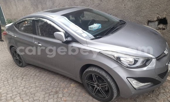 ይግዙ ያገለገለ Hyundai Avante Beige መኪና በ አዲስ አበባ በ ኢትዮጵያ