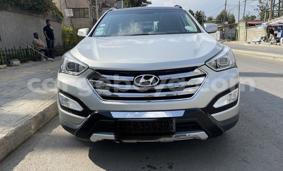 Acheter Occasion Voiture Hyundai Santa Fe Gris à Addis Ababa, Ethiopie Acheter Occasion Voiture Hyundai Santa Fe Gris à Addis Ababa, Ethiopie