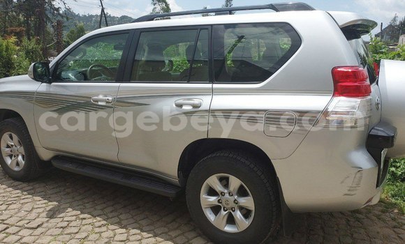 Acheter Occasion Voiture Toyota Land Cruiser Prado Gris à Addis Ababa, Ethiopie Acheter Occasion Voiture Toyota Land Cruiser Prado Gris à Addis Ababa, Ethiopie
