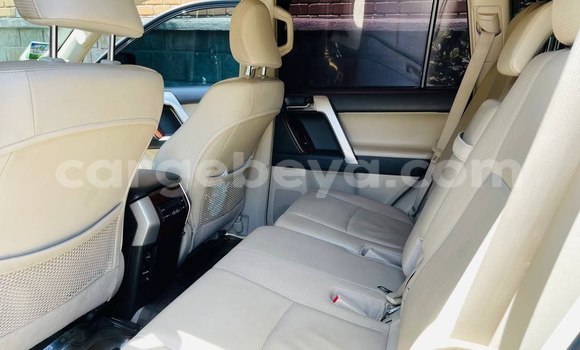 Acheter Occasion Voiture Toyota Land Cruiser Prado Noir à Addis Ababa, Ethiopie Acheter Occasion Voiture Toyota Land Cruiser Prado Noir à Addis Ababa, Ethiopie