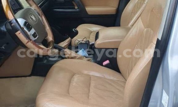 Acheter Occasion Voiture Toyota Land Cruiser Gris à Addis Ababa, Ethiopie Acheter Occasion Voiture Toyota Land Cruiser Gris à Addis Ababa, Ethiopie