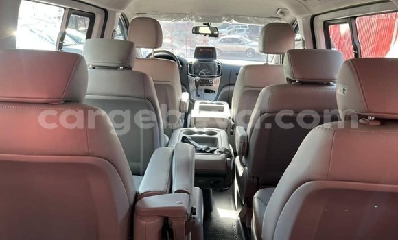 Acheter Neuf Voiture Hyundai Grand Starex Gris à Addis Ababa, Ethiopie Acheter Neuf Voiture Hyundai Grand Starex Gris à Addis Ababa, Ethiopie