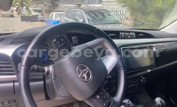 Acheter Occasion Voiture Toyota REVO CAB Z-EDITION Gris à Addis Ababa, Ethiopie Acheter Occasion Voiture Toyota REVO CAB Z-EDITION Gris à Addis Ababa, Ethiopie