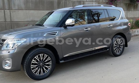 ይግዙ ያገለገለ Nissan Patrol ብር መኪና በ አዲስ አበባ በ ኢትዮጵያ