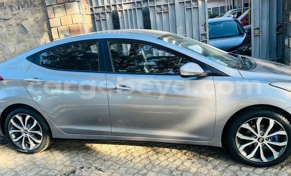 ይግዙ ያገለገለ Hyundai Avante Beige መኪና በ አዲስ አበባ በ ኢትዮጵያ ይግዙ ያገለገለ Hyundai Avante Beige መኪና በ አዲስ አበባ በ ኢትዮጵያ