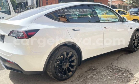 Acheter Occasion Voiture Tesla Model X Blanc à Addis Ababa, Ethiopie Acheter Occasion Voiture Tesla Model X Blanc à Addis Ababa, Ethiopie