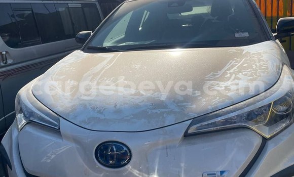 Acheter Neuf Voiture Toyota C-HR Blanc à Addis Ababa, Ethiopie Acheter Neuf Voiture Toyota C-HR Blanc à Addis Ababa, Ethiopie