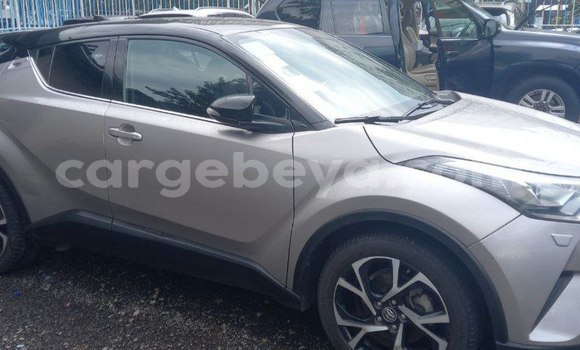 Acheter Occasion Voiture Toyota C-HR Gris à Addis Ababa, Ethiopie Acheter Occasion Voiture Toyota C-HR Gris à Addis Ababa, Ethiopie