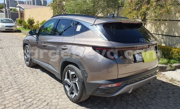 Acheter Occasion Voiture Hyundai Tucson Marron à Addis Ababa, Ethiopie Acheter Occasion Voiture Hyundai Tucson Marron à Addis Ababa, Ethiopie
