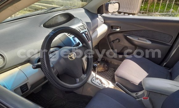 Acheter Occasion Voiture Toyota Yaris Beige à Addis Ababa, Ethiopie Acheter Occasion Voiture Toyota Yaris Beige à Addis Ababa, Ethiopie