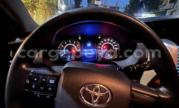 Acheter Occasion Voiture Toyota Fortuner Beige à Addis Ababa, Ethiopie Acheter Occasion Voiture Toyota Fortuner Beige à Addis Ababa, Ethiopie
