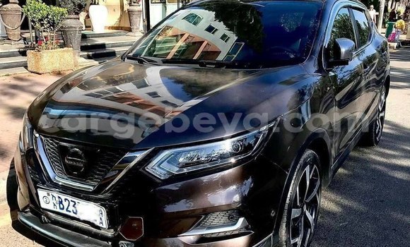 ይግዙ ያገለገለ Nissan Qashqai ብናማ መኪና በ አዲስ አበባ በ ኢትዮጵያ
