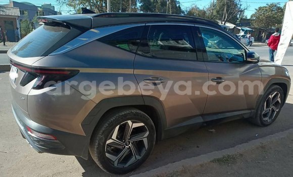 Acheter Occasion Voiture Hyundai Tucson Beige à Addis Ababa, Ethiopie Acheter Occasion Voiture Hyundai Tucson Beige à Addis Ababa, Ethiopie