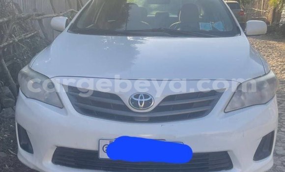 Acheter Occasion Voiture Toyota Corolla Blanc à Addis Ababa, Ethiopie Acheter Occasion Voiture Toyota Corolla Blanc à Addis Ababa, Ethiopie