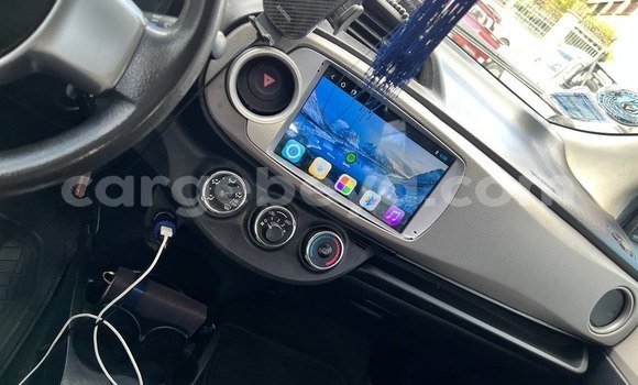 Acheter Occasion Voiture Toyota Yaris Bleu à Addis Ababa, Ethiopie Acheter Occasion Voiture Toyota Yaris Bleu à Addis Ababa, Ethiopie