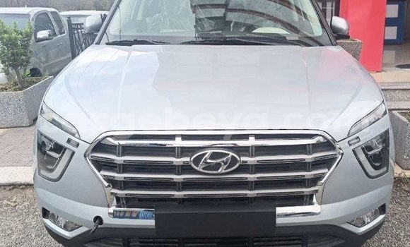 Oofamaa Hyundai Creta Silver Makiinaa iti Addis–Ababa keessatti Ethiopia keessatti