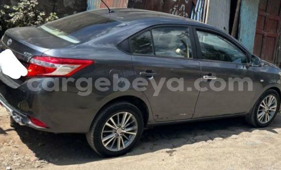ይግዙ ያገለገለ Toyota Yaris Beige መኪና በ አዲስ አበባ በ ኢትዮጵያ ይግዙ ያገለገለ Toyota Yaris Beige መኪና በ አዲስ አበባ በ ኢትዮጵያ