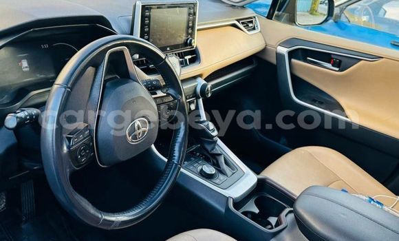 ይግዙ ያገለገለ Toyota RAV4 Beige መኪና በ አዲስ አበባ በ ኢትዮጵያ ይግዙ ያገለገለ Toyota RAV4 Beige መኪና በ አዲስ አበባ በ ኢትዮጵያ