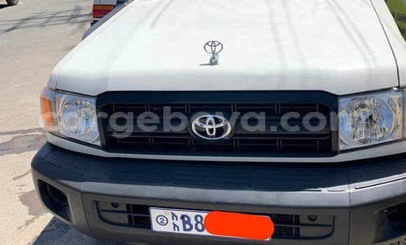 Buy Used Toyota Land Cruiser White Car in Addis–Ababa in Ethiopia Buy Used Toyota Land Cruiser White Car in Addis–Ababa in Ethiopia