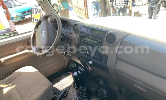ይግዙ ያገለገለ Toyota Land Cruiser ነጭ መኪና በ አዲስ አበባ በ ኢትዮጵያ ይግዙ ያገለገለ Toyota Land Cruiser ነጭ መኪና በ አዲስ አበባ በ ኢትዮጵያ