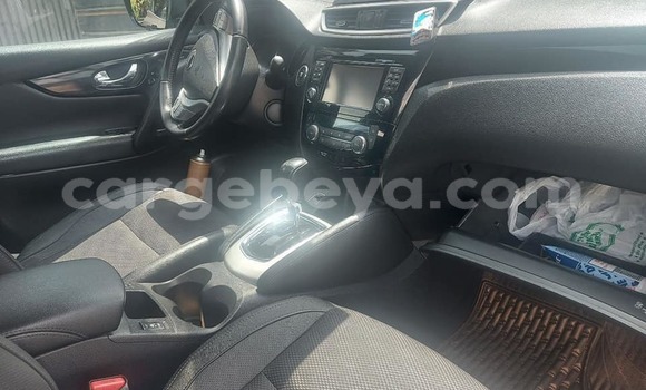 ይግዙ ያገለገለ Nissan Qashqai ብናማ መኪና በ አዲስ አበባ በ ኢትዮጵያ ይግዙ ያገለገለ Nissan Qashqai ብናማ መኪና በ አዲስ አበባ በ ኢትዮጵያ