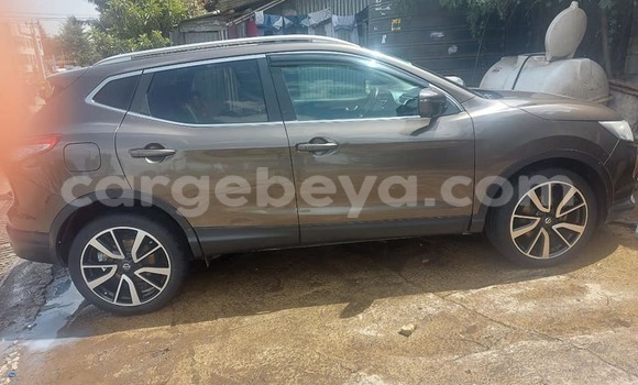 ይግዙ ያገለገለ Nissan Qashqai ብናማ መኪና በ አዲስ አበባ በ ኢትዮጵያ ይግዙ ያገለገለ Nissan Qashqai ብናማ መኪና በ አዲስ አበባ በ ኢትዮጵያ