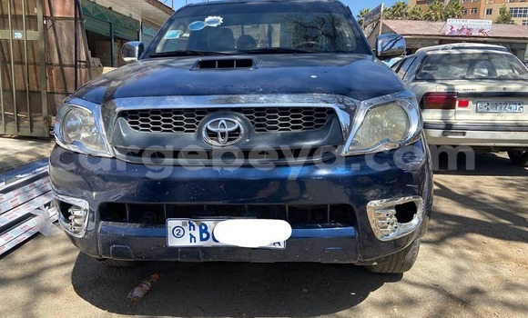 ይግዙ ያገለገለ Toyota Hilux ሰማያዊ መኪና በ አዲስ አበባ በ ኢትዮጵያ ይግዙ ያገለገለ Toyota Hilux ሰማያዊ መኪና በ አዲስ አበባ በ ኢትዮጵያ