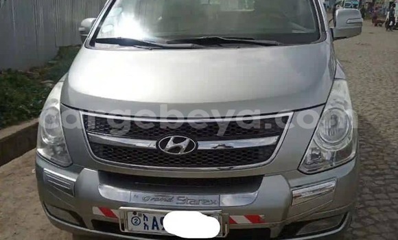 ይግዙ ያገለገለ Hyundai Starex ብር መኪና በ አዲስ አበባ በ ኢትዮጵያ ይግዙ ያገለገለ Hyundai Starex ብር መኪና በ አዲስ አበባ በ ኢትዮጵያ