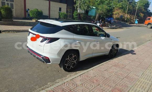 ይግዙ ያገለገለ Hyundai Tucson ነጭ መኪና በ አዲስ አበባ በ ኢትዮጵያ ይግዙ ያገለገለ Hyundai Tucson ነጭ መኪና በ አዲስ አበባ በ ኢትዮጵያ