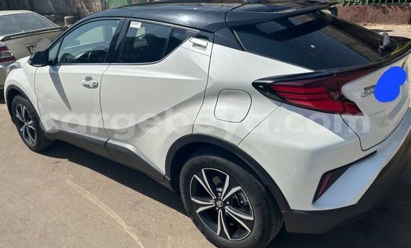 ይግዙ ያገለገለ Toyota C-HR ነጭ መኪና በ አዲስ አበባ በ ኢትዮጵያ ይግዙ ያገለገለ Toyota C-HR ነጭ መኪና በ አዲስ አበባ በ ኢትዮጵያ
