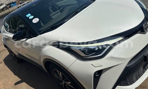 ይግዙ ያገለገለ Toyota C-HR ነጭ መኪና በ አዲስ አበባ በ ኢትዮጵያ ይግዙ ያገለገለ Toyota C-HR ነጭ መኪና በ አዲስ አበባ በ ኢትዮጵያ