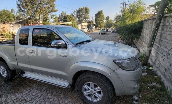 Buy Used Toyota Hilux Silver Car in Addis–Ababa in Ethiopia Buy Used Toyota Hilux Silver Car in Addis–Ababa in Ethiopia