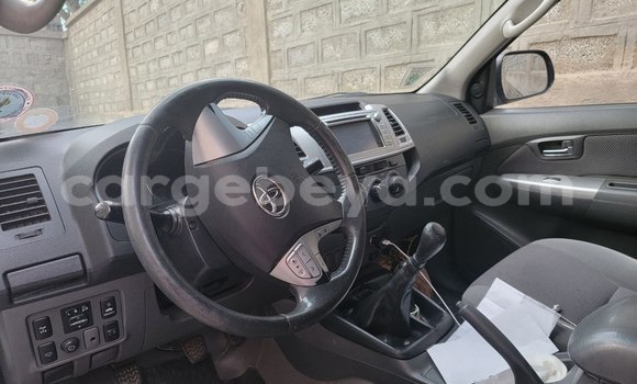Buy Used Toyota Hilux Silver Car in Addis–Ababa in Ethiopia Buy Used Toyota Hilux Silver Car in Addis–Ababa in Ethiopia