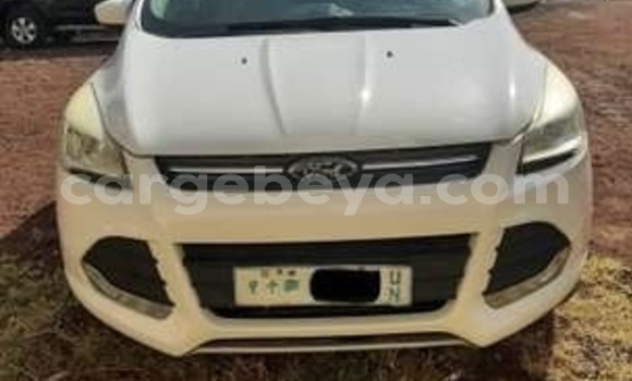 ይግዙ ያገለገለ Ford Escape ነጭ መኪና በ አዲስ አበባ በ ኢትዮጵያ ይግዙ ያገለገለ Ford Escape ነጭ መኪና በ አዲስ አበባ በ ኢትዮጵያ
