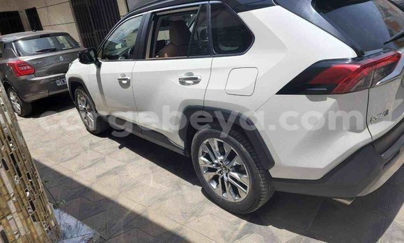 Buy Used Volkswagen EuroVan Silver Car in Addis–Ababa in Ethiopia Buy Used Volkswagen EuroVan Silver Car in Addis–Ababa in Ethiopia