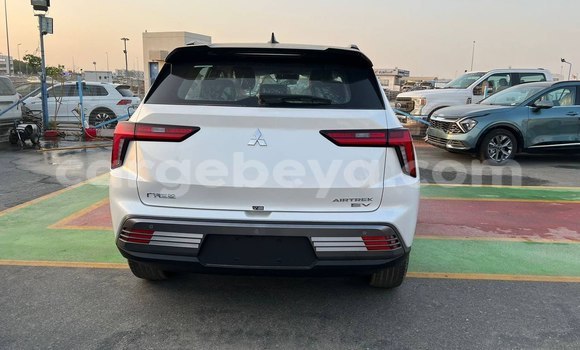 Acheter Neuf Voiture Mitsubishi Airtrek Blanc à Addis Ababa, Ethiopie Acheter Neuf Voiture Mitsubishi Airtrek Blanc à Addis Ababa, Ethiopie