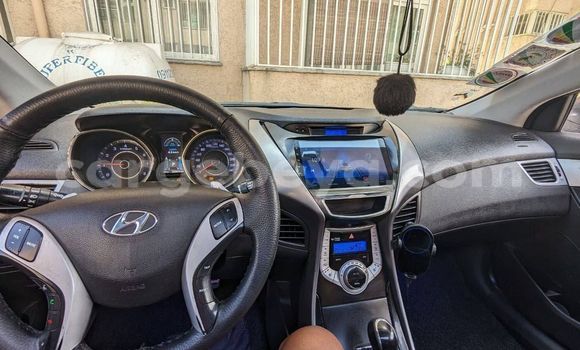 ይግዙ ያገለገለ Hyundai Avante Beige መኪና በ አዲስ አበባ በ ኢትዮጵያ ይግዙ ያገለገለ Hyundai Avante Beige መኪና በ አዲስ አበባ በ ኢትዮጵያ