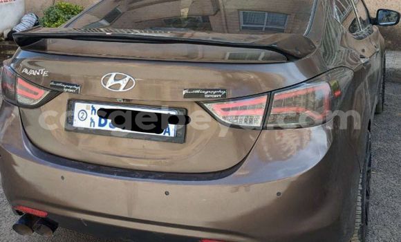 ይግዙ ያገለገለ Hyundai Avante Beige መኪና በ አዲስ አበባ በ ኢትዮጵያ ይግዙ ያገለገለ Hyundai Avante Beige መኪና በ አዲስ አበባ በ ኢትዮጵያ