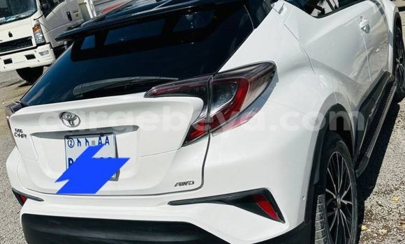 Acheter Occasion Voiture Toyota C-HR Blanc à Addis Ababa, Ethiopie Acheter Occasion Voiture Toyota C-HR Blanc à Addis Ababa, Ethiopie