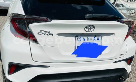 Acheter Occasion Voiture Toyota C-HR Blanc à Addis Ababa, Ethiopie Acheter Occasion Voiture Toyota C-HR Blanc à Addis Ababa, Ethiopie
