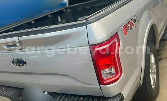 Oofamaa Ford F–150 Silver Makiinaa iti Addis–Ababa keessatti Ethiopia keessatti Oofamaa Ford F–150 Silver Makiinaa iti Addis–Ababa keessatti Ethiopia keessatti