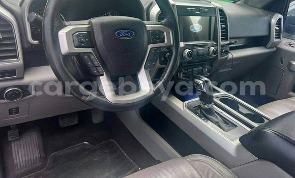Oofamaa Ford F–150 Silver Makiinaa iti Addis–Ababa keessatti Ethiopia keessatti Oofamaa Ford F–150 Silver Makiinaa iti Addis–Ababa keessatti Ethiopia keessatti
