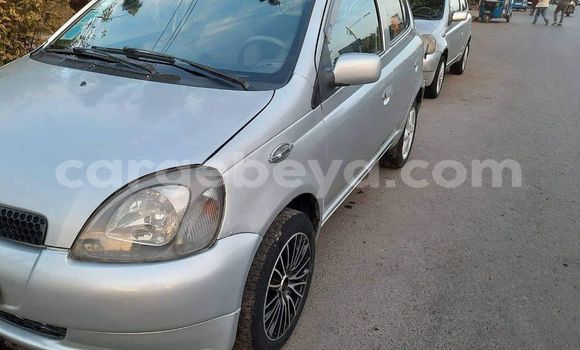Oofamaa Toyota Vitz Silver Makiinaa iti Addis–Ababa keessatti Ethiopia keessatti Oofamaa Toyota Vitz Silver Makiinaa iti Addis–Ababa keessatti Ethiopia keessatti
