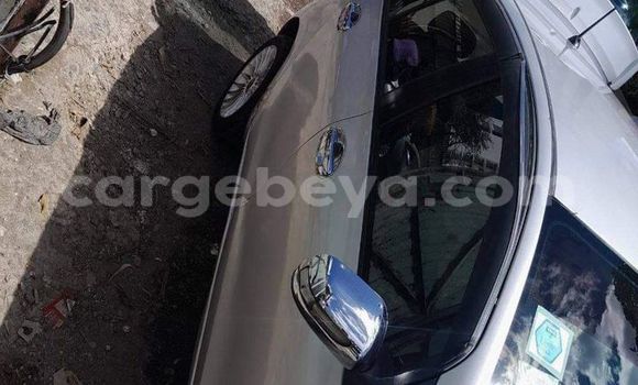 ይግዙ ያገለገለ Toyota Yaris ብር መኪና በ አዲስ አበባ በ ኢትዮጵያ ይግዙ ያገለገለ Toyota Yaris ብር መኪና በ አዲስ አበባ በ ኢትዮጵያ