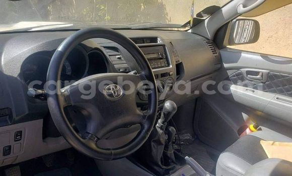 ይግዙ ያገለገለ Toyota Hilux ነጭ መኪና በ አዲስ አበባ በ ኢትዮጵያ ይግዙ ያገለገለ Toyota Hilux ነጭ መኪና በ አዲስ አበባ በ ኢትዮጵያ